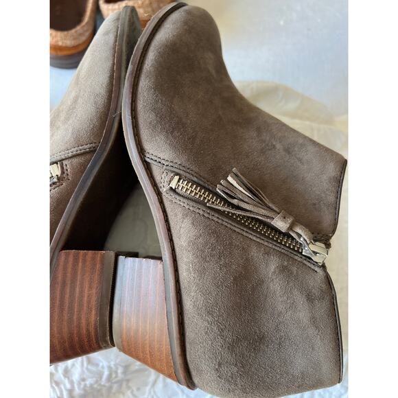 Vionic suede booties tassle 1" heel, 8, dark tan, excellent‎ - Picture 9 of 10